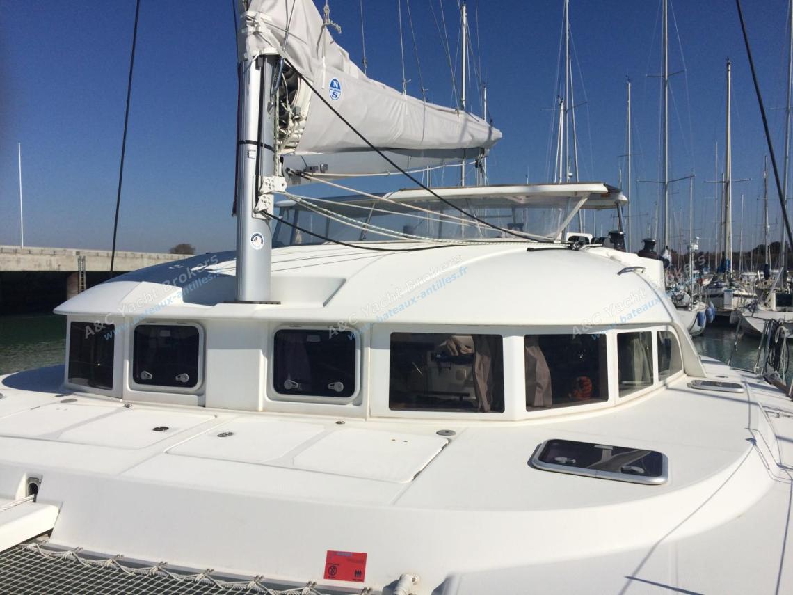 Lagoon 380 S2: Roof seen from the port bow